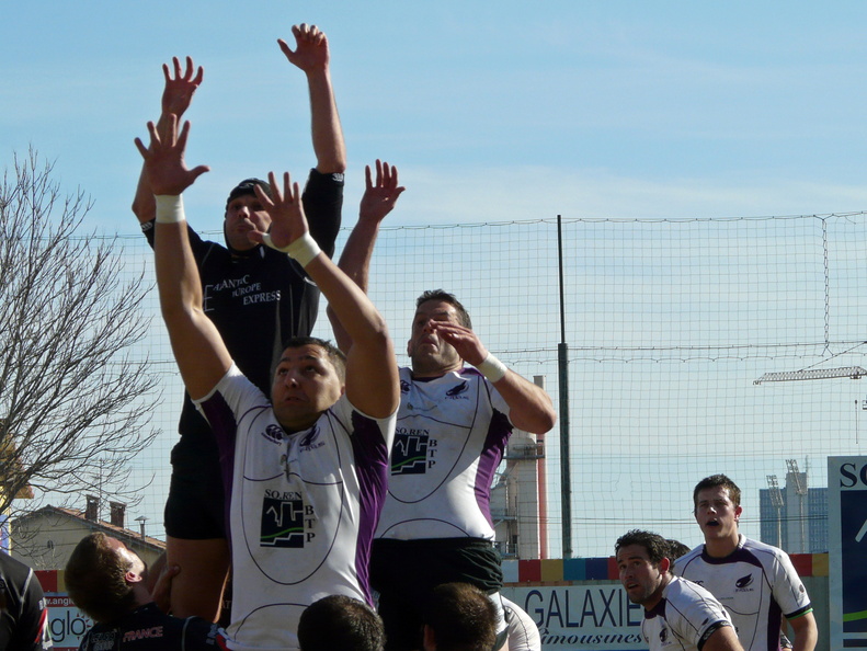 Will-Johnson-Nice-Rugby-Lineout-2009